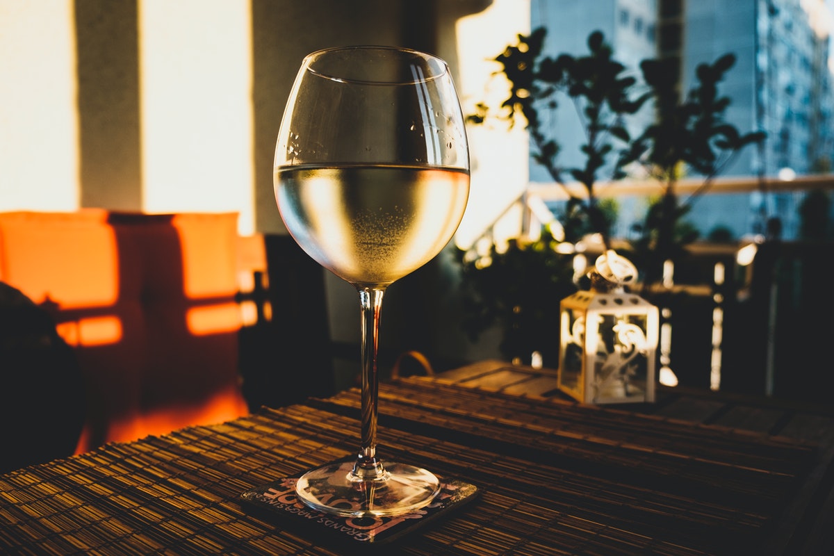 6 curiozitati despre vinul alb